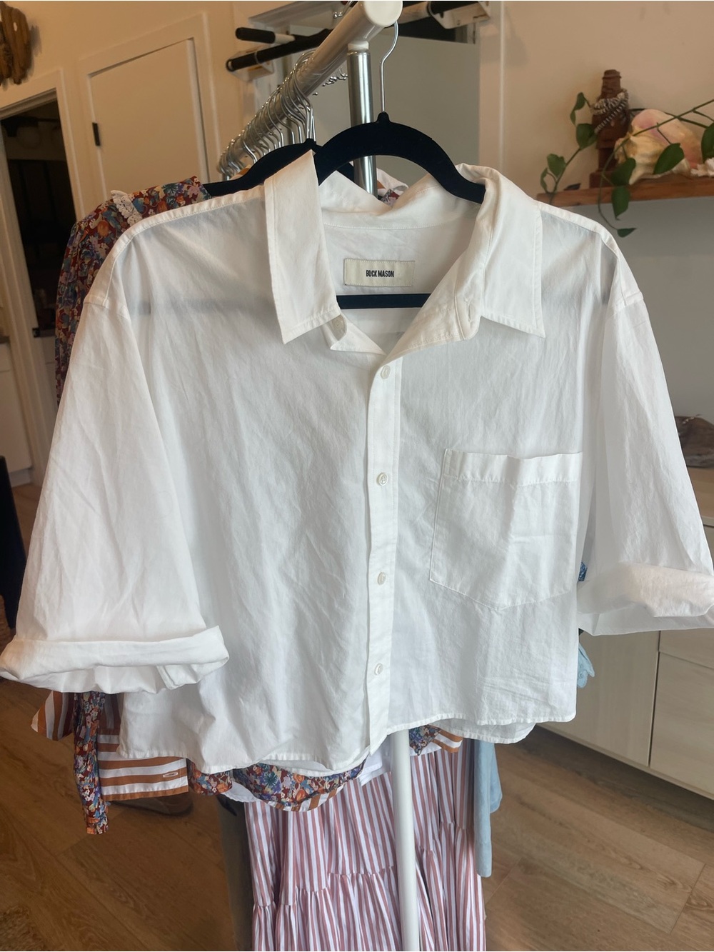 Buck Mason White Cropped Lightweight Cotton Button-Down Shirt